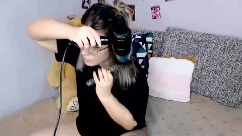 paradisexparadisex online show from February 1, 2025, 8:18 am