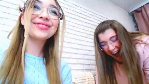 paradisexparadisex online show from February 15, 2026, 7:51 am