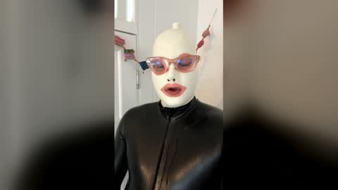 paramariborubber online show from April 18, 2026, 4:27 am