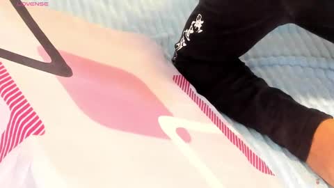 paranoidtemptaion_ online show from September 12, 2025, 10:37 am