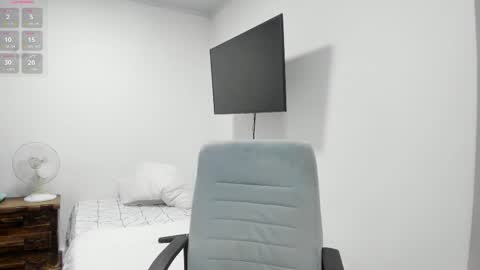 pareja_curiosa19 online show from February 2, 2026, 1:26 am