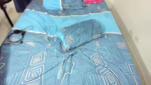 sara and andreu online show from February 6, 2025, 9:38 pm