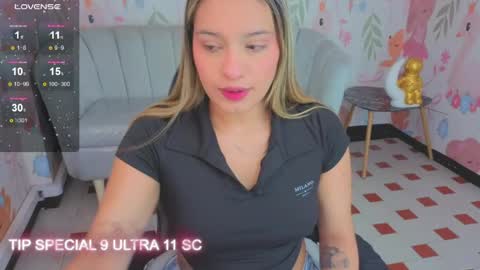 Snapshot of paris09_v chatting on May 20, 2026, 3:24 am PARIS online show from May 20, 2026, 3:24 am