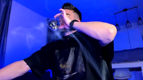 Paris online show from December 17, 2024, 10:00 pm