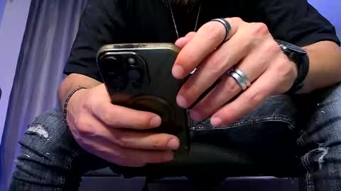 Paris online show from September 12, 2025, 6:57 am