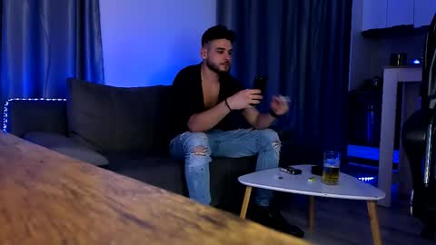 Paris online show from November 30, 2025, 11:53 pm