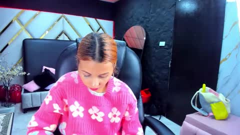 paris petit online show from February 16, 2026, 8:27 pm