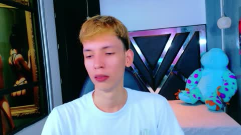 park_jimin1 online show from November 19, 2025, 12:05 pm