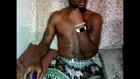 Snapshot of parlaytellio chatting on December 13, 2024, 2:54 am Parlay Tellio online show from December 13, 2024, 2:54 am