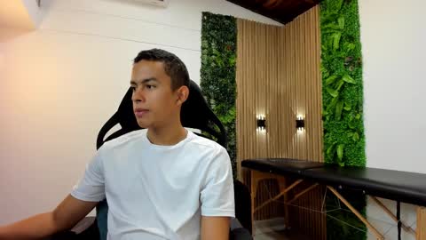 liampacoyosh and erick online show from March 7, 2025, 12:56 pm