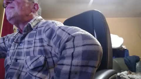 pascal88881 online show from November 16, 2025, 4:12 pm