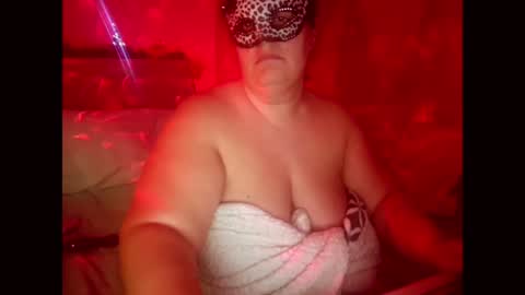 Snapshot of passionduo4 chatting on December 18, 2024, 11:19 pm PassionDuo4 online show from December 18, 2024, 11:19 pm