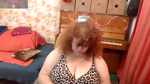 PatsyORose online show from December 1, 2025, 1:54 am