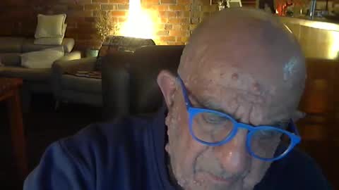 Snapshot of patvac chatting on May 11, 2026, 2:12 pm patvac online show from May 11, 2026, 2:12 pm