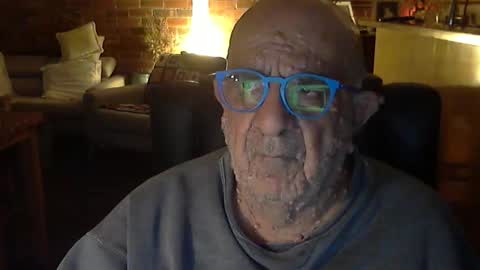 Snapshot of patvac chatting on May 18, 2026, 2:45 pm patvac online show from May 18, 2026, 2:45 pm