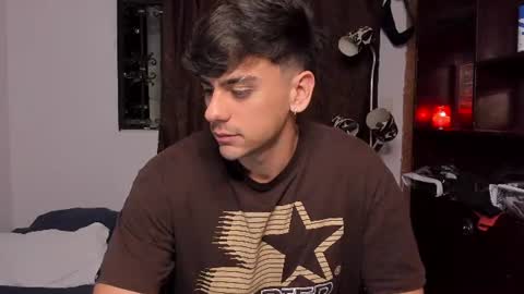 Snapshot of paul_w8 chatting on July 3, 2026, 5:36 am Paul online show from July 3, 2026, 5:36 am