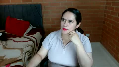 paula__117 online show from May 24, 2026, 4:45 pm