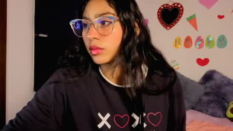 Paula  online show from April 18, 2026, 4:05 am