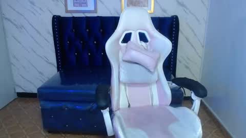 Live 800am 200pm COLOMBIAN HOUR online show from February 14, 2025, 4:31 pm