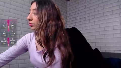 Pau  online show from March 13, 2026, 7:42 pm