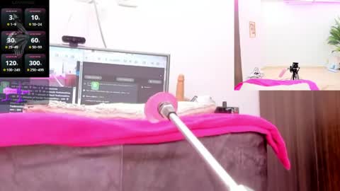 Snapshot of paulina_davis_ chatting on April 26, 2026, 1:03 am Paulina Davis online show from April 26, 2026, 1:03 am