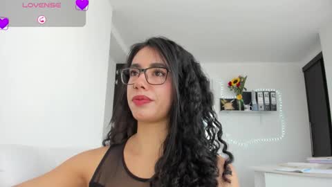 Snapshot of paulina_dossantos chatting on March 19, 2026, 7:40 pm paulina online show from March 19, 2026, 7:40 pm
