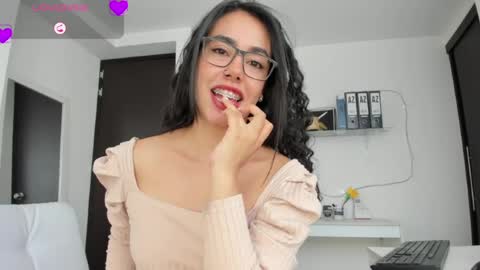 Snapshot of paulina_dossantos chatting on April 3, 2026, 8:51 pm paulina online show from April 3, 2026, 8:51 pm