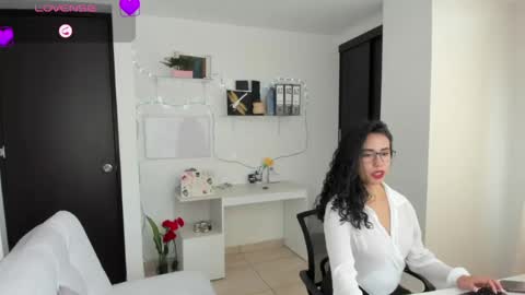 Snapshot of paulina_dossantos chatting on April 23, 2026, 7:05 pm paulina online show from April 23, 2026, 7:05 pm