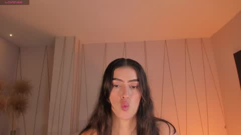 Paulina Santos  online show from March 24, 2026, 7:19 pm