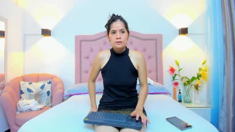 Snapshot of paulinavera chatting on May 11, 2026, 2:01 pm paulinavera online show from May 11, 2026, 2:01 pm