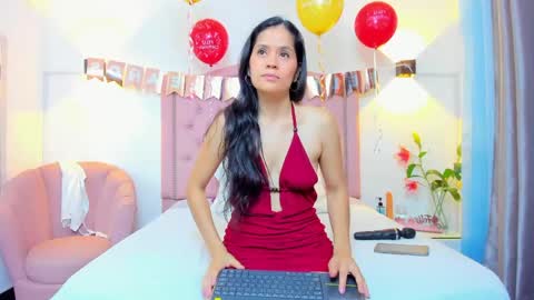 Snapshot of paulinavera chatting on May 19, 2026, 1:28 pm paulinavera online show from May 19, 2026, 1:28 pm