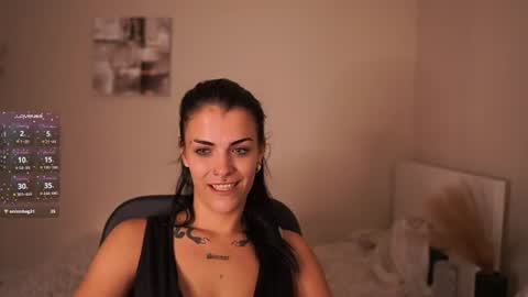 Snapshot of pauline_2005 chatting on July 24, 2026, 8:23 am Pauline online show from July 24, 2026, 8:23 am