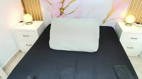 Snapshot of paulinekosh chatting on June 6, 2026, 3:28 pm Pauline Kosh online show from June 6, 2026, 3:28 pm