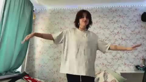 Snapshot of paulitabetenson chatting on June 20, 2026, 7:55 am lilyyyyy online show from June 20, 2026, 7:55 am