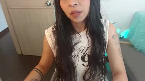 Snapshot of pauliv chatting on February 4, 2026, 5:41 pm Paulina online show from February 4, 2026, 5:41 pm