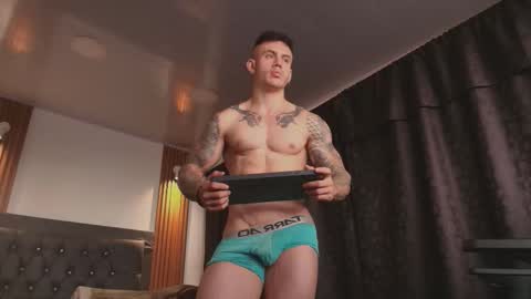 Snapshot of paulthompson_ chatting on February 7, 2026, 12:31 pm Paul online show from February 7, 2026, 12:31 pm