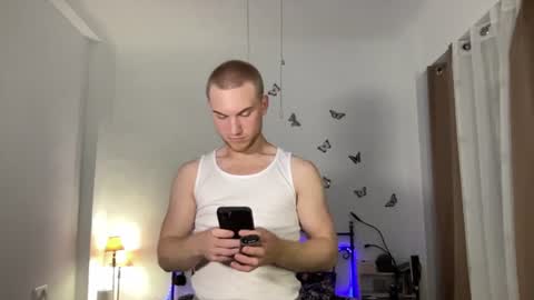 Snapshot of pavelrey chatting on June 10, 2026, 8:19 pm Pavel online show from June 10, 2026, 8:19 pm