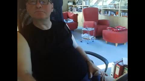 Snapshot of pavlovsdog2006 chatting on February 4, 2026, 9:15 am Pavlov aka Peter online show from February 4, 2026, 9:15 am