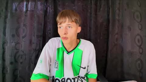 Snapshot of pavo_tv chatting on May 16, 2026, 7:01 pm pavo_tv online show from May 16, 2026, 7:01 pm