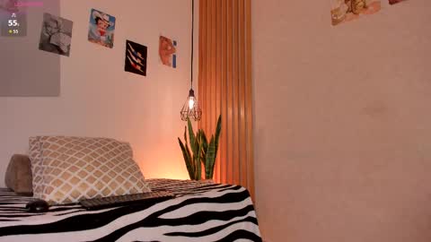 Dani online show from April 18, 2026, 4:33 pm