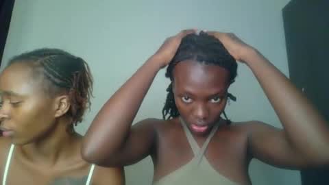 peach_ebonny online show from April 19, 2026, 9:06 pm