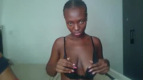 peach_ebonny online show from April 30, 2026, 11:53 pm