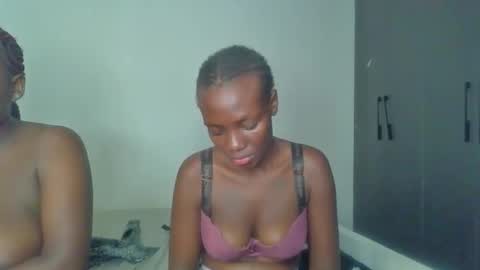 peach_ebonny online show from May 9, 2026, 1:49 pm