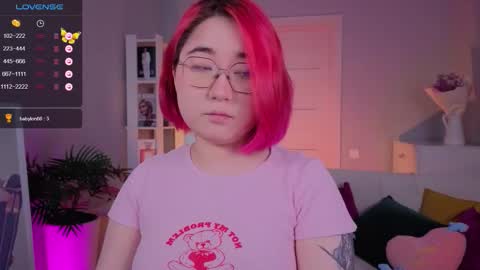 Lilian   online show from September 26, 2025, 7:01 am