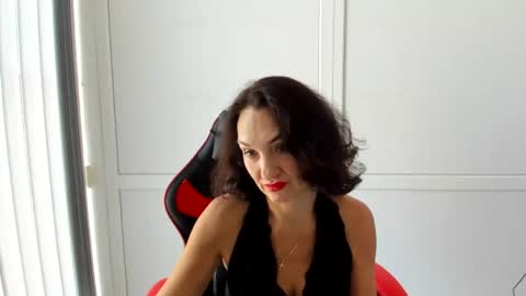 Christina online show from July 9, 2026, 5:33 am