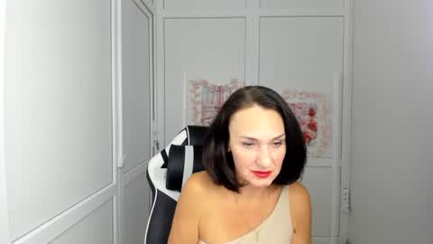 Christina online show from July 15, 2026, 12:21 pm