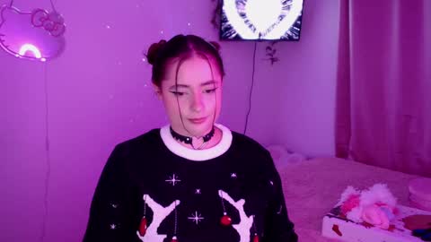 peacherry_ online show from December 4, 2024, 1:14 am