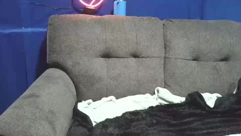 Peachesncream03 online show from September 10, 2025, 4:34 am