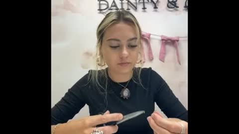 Snapshot of peachesncreampiezz chatting on July 10, 2026, 5:48 pm peachesncreampiezz online show from July 10, 2026, 5:48 pm