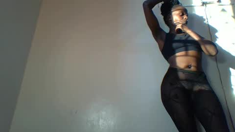 peachy_ebony online show from November 10, 2025, 2:49 pm